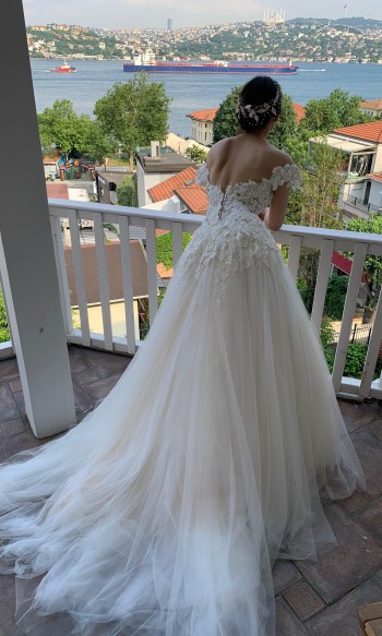 Banu Güven | 1198-13o7 | Bridals Inn dd97dd6d 7aec 4e33 bf61 b4c48ea8de74 | Bridals Inn